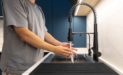 HOW DO YOU KNOW WHEN YOU NEED A NEW KITCHEN FAUCET_ Card