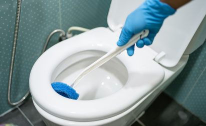 HOW TO UNCLOG A TOILET Card